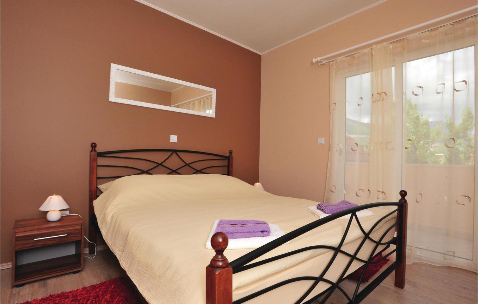 Amazing Home In Kastel Stari With House Sea View Kaštela Extérieur photo
