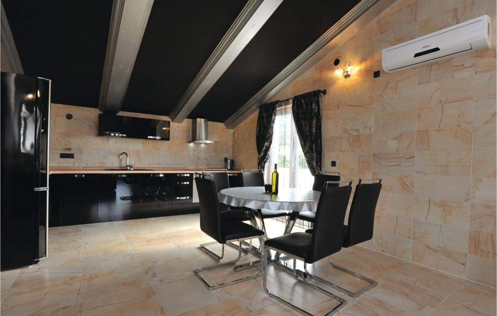 Amazing Home In Kastel Stari With House Sea View Kaštela Extérieur photo
