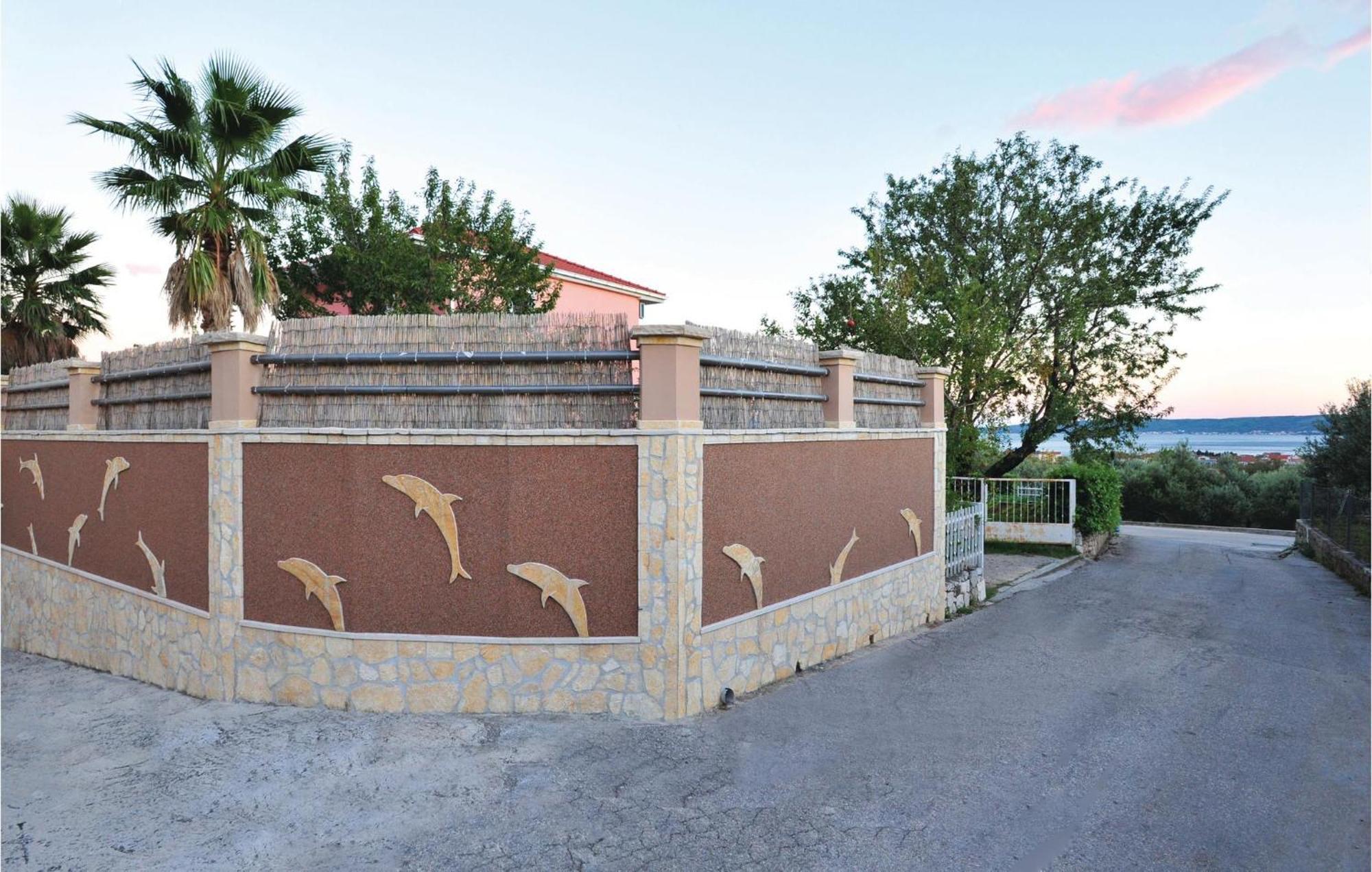 Amazing Home In Kastel Stari With House Sea View Kaštela Extérieur photo