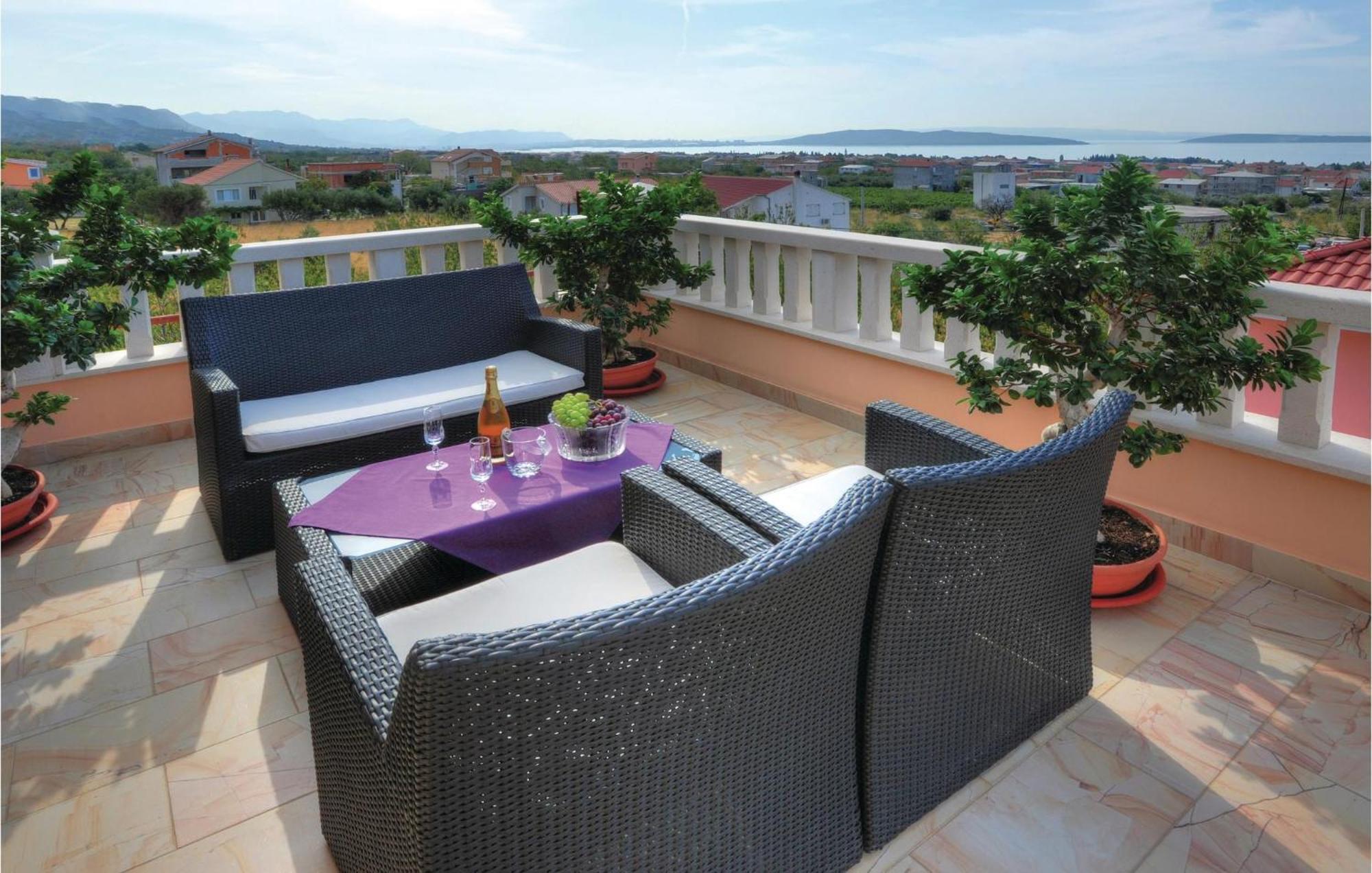 Amazing Home In Kastel Stari With House Sea View Kaštela Extérieur photo